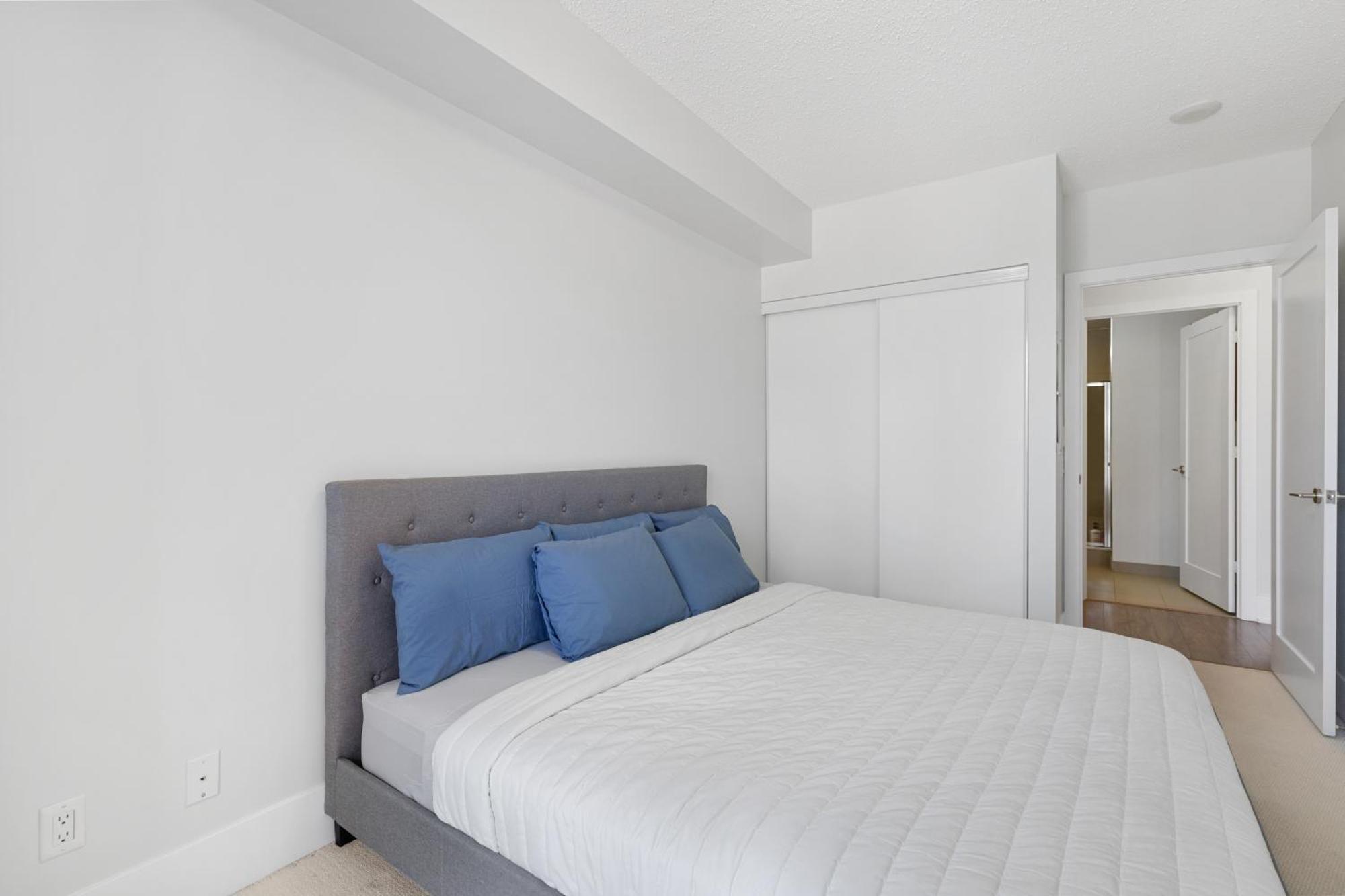 2Bedroom Cn Tower And Water Views - Free Parking - Rooftop Pool Toronto Exterior foto
