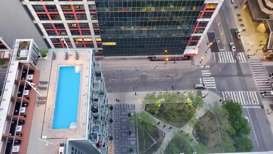 2Bedroom Cn Tower And Water Views - Free Parking - Rooftop Pool Toronto Exterior foto